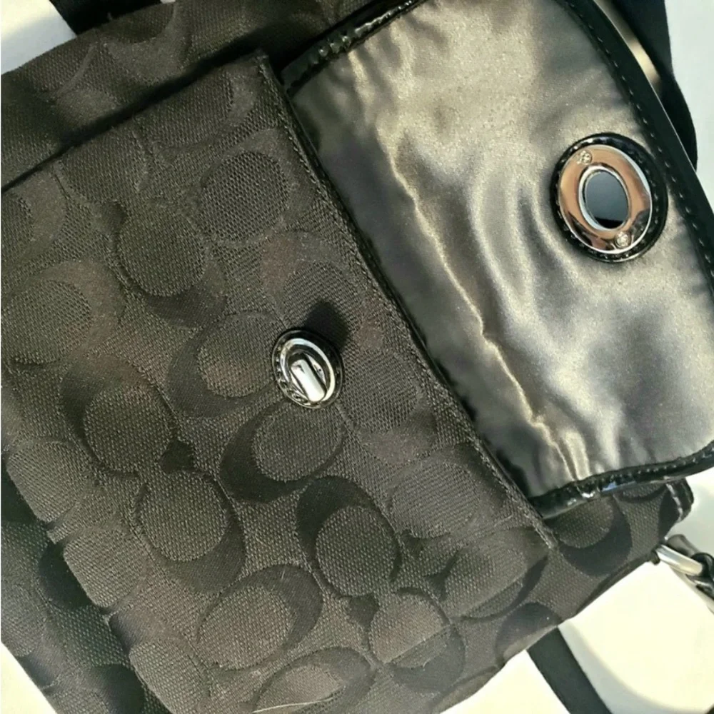 Coach Black Signature Fabric Patent Leather Turn-Key Crossbody Purse Bag - Picture 4 of 7